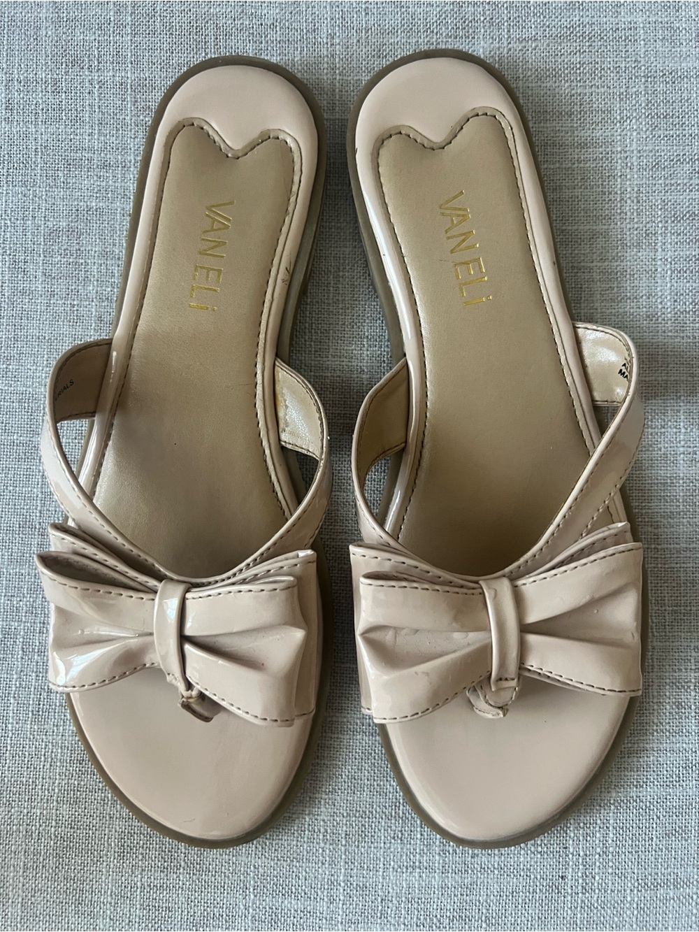 Vaneli Patent girlhoodcore Bow Slide Sandals in Nude Blush, women’s size 8